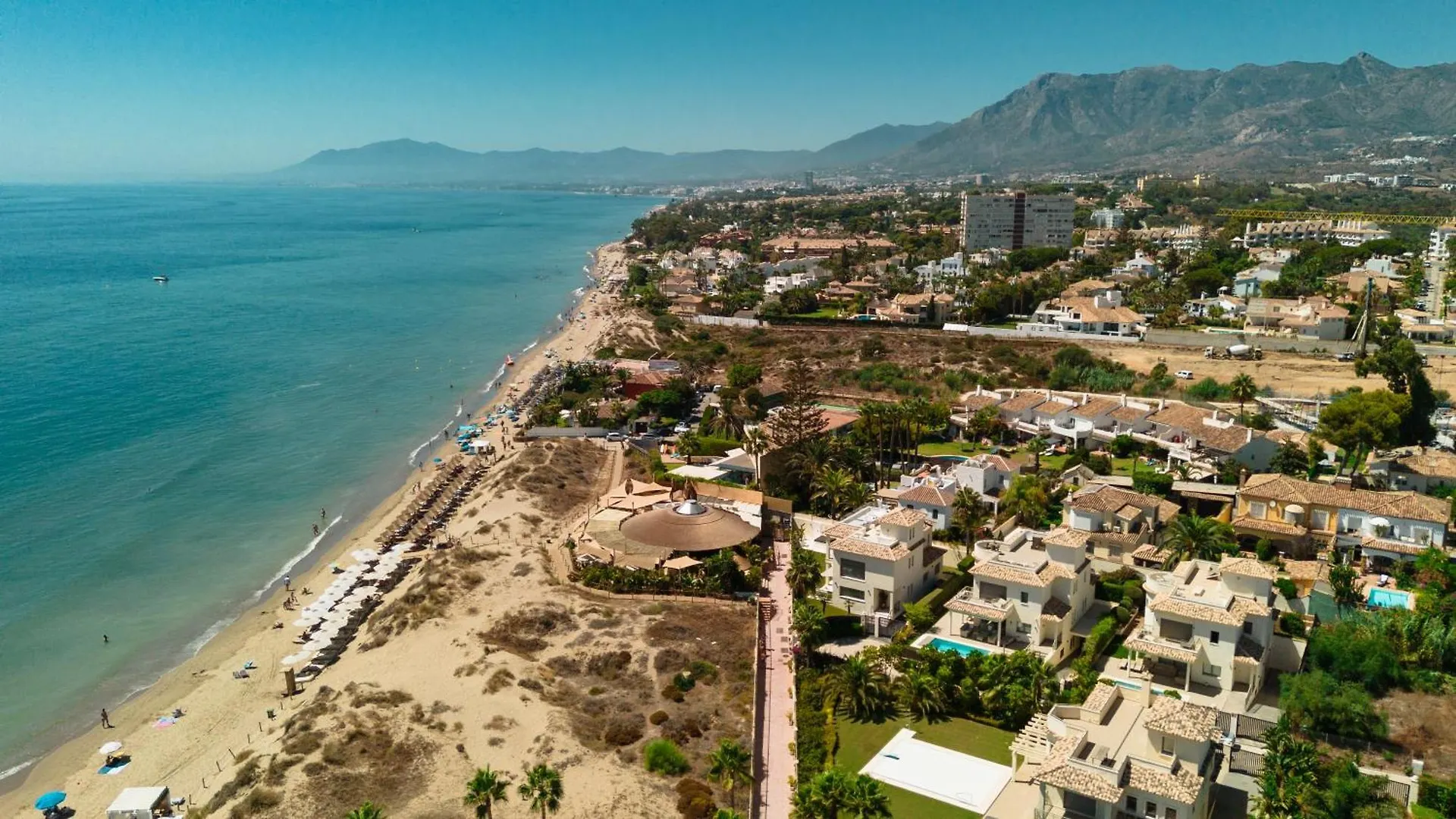 6 Bedroom Villa, With Heated Pool And Sea Views, Next To The Beach Of Costabella Marbella Holiday home