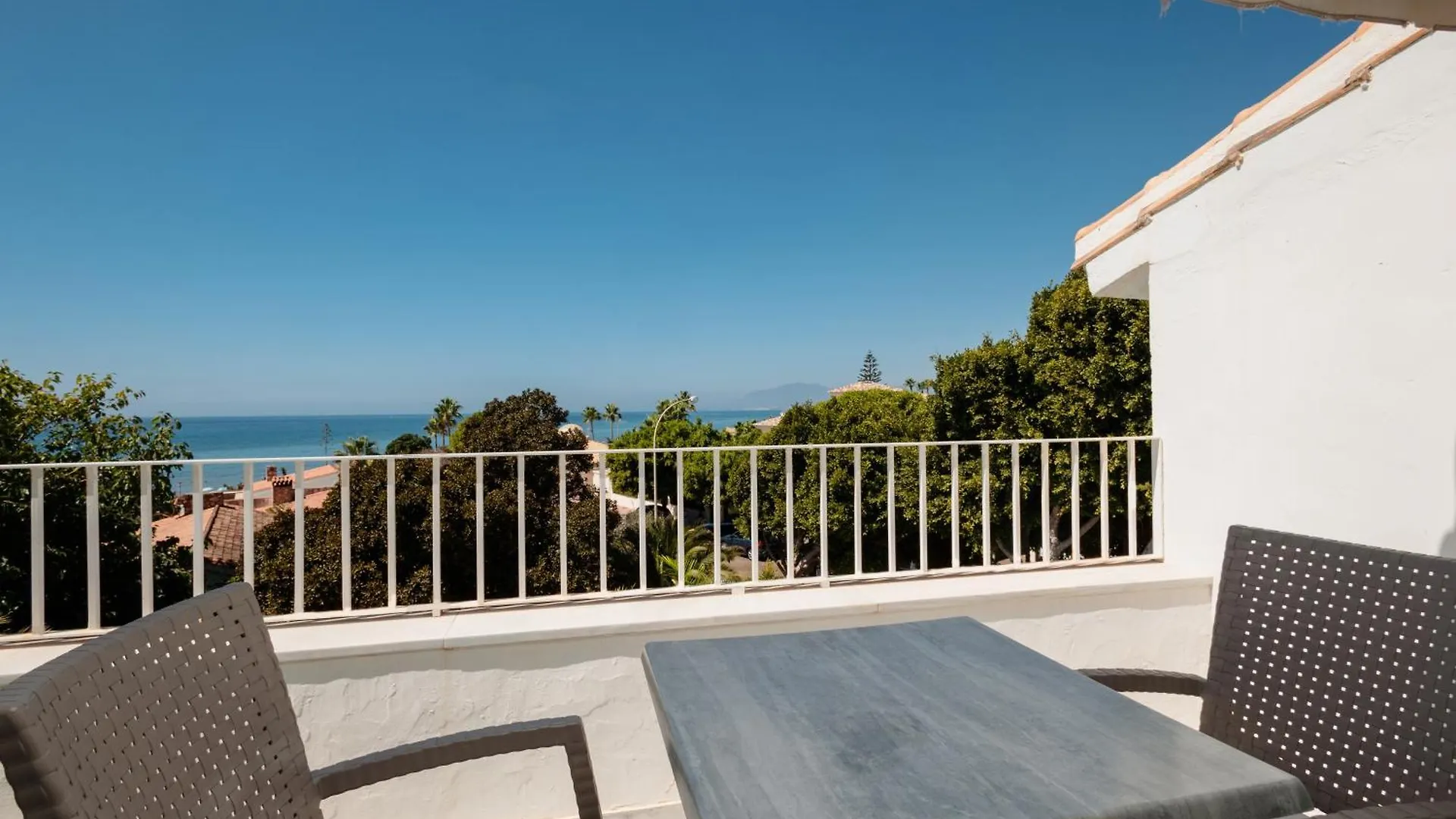 Holiday home 6 Bedroom Villa, With Heated Pool And Sea Views, Next To The Beach Of Costabella Marbella Spain