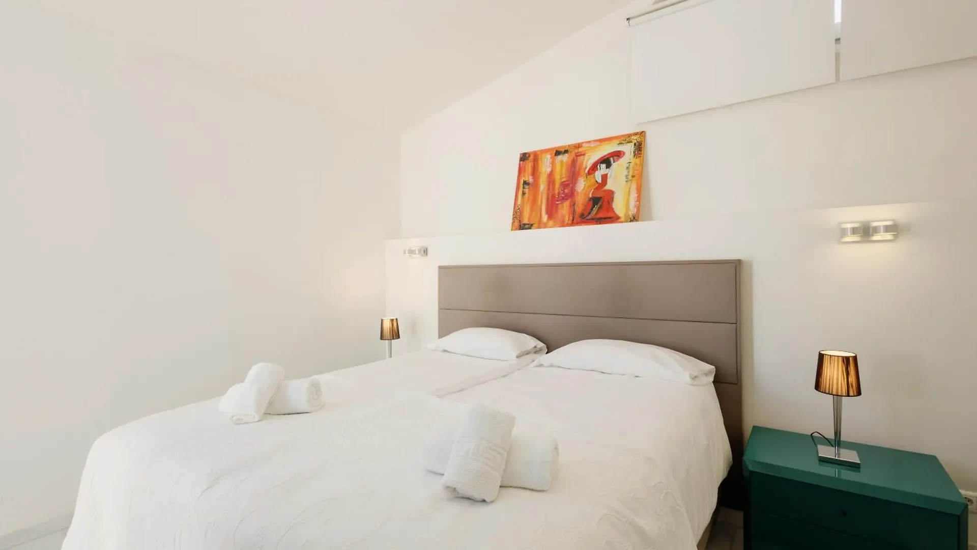 6 Bedroom Villa, With Heated Pool And Sea Views, Next To The Beach Of Costabella Marbella Holiday home
