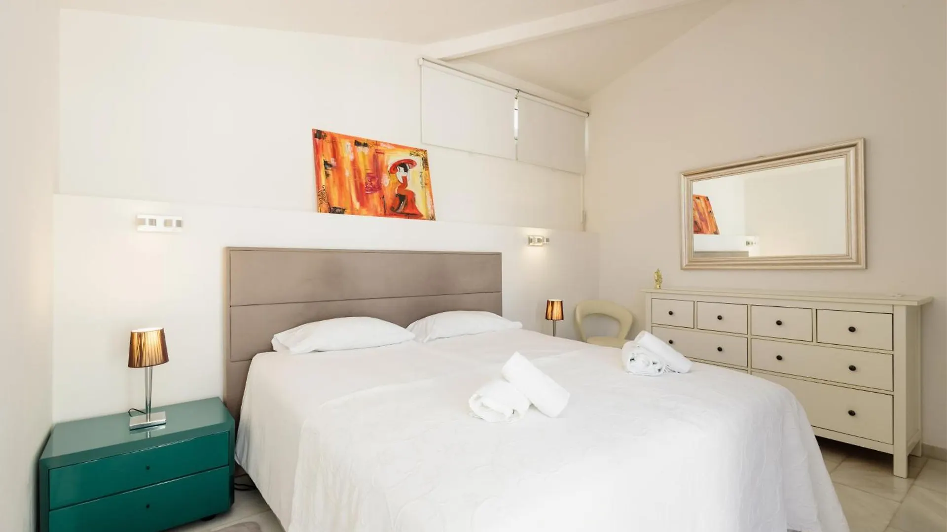 Holiday home 6 Bedroom Villa, With Heated Pool And Sea Views, Next To The Beach Of Costabella Marbella