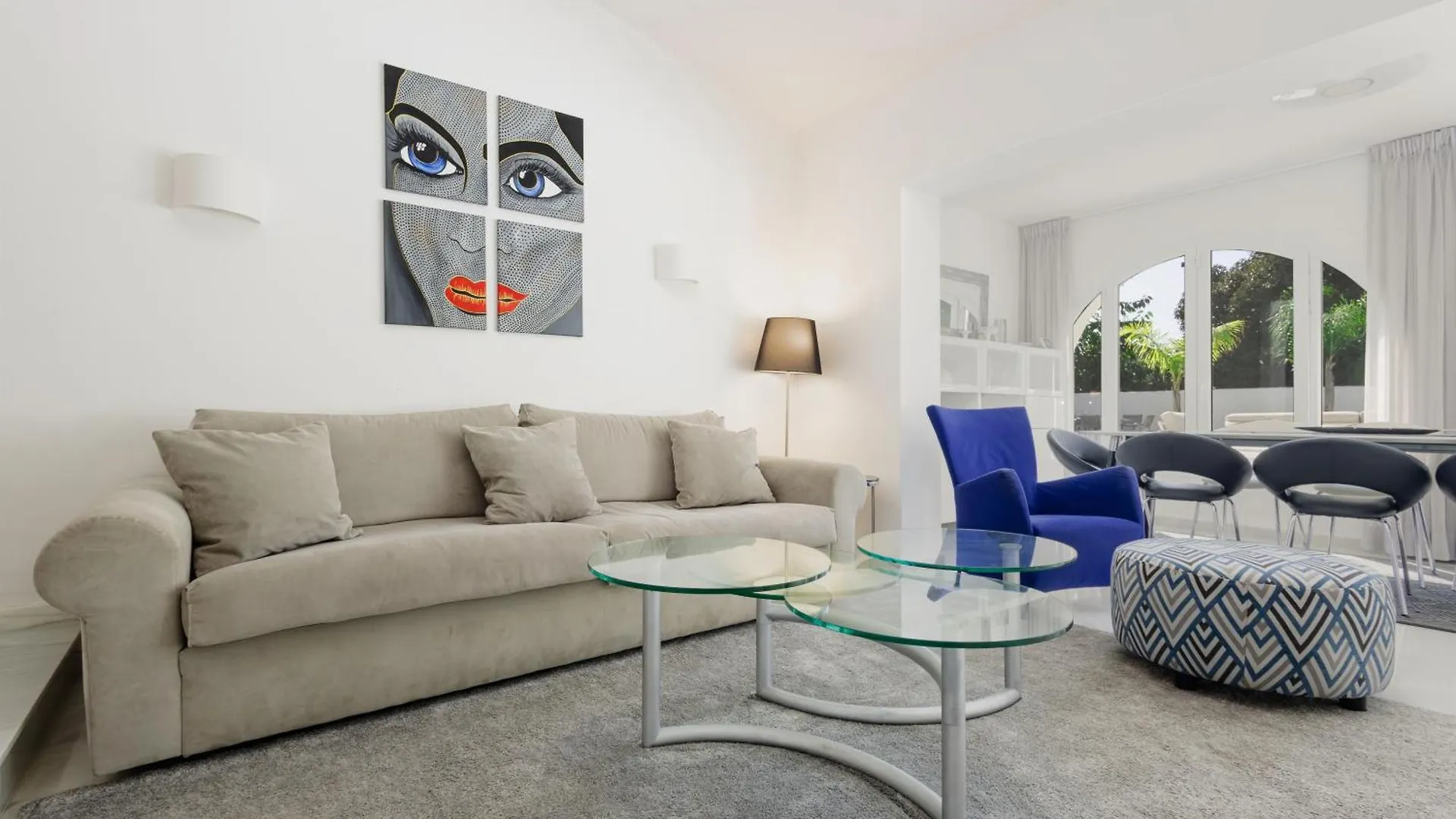 6 Bedroom Villa, With Heated Pool And Sea Views, Next To The Beach Of Costabella Marbella