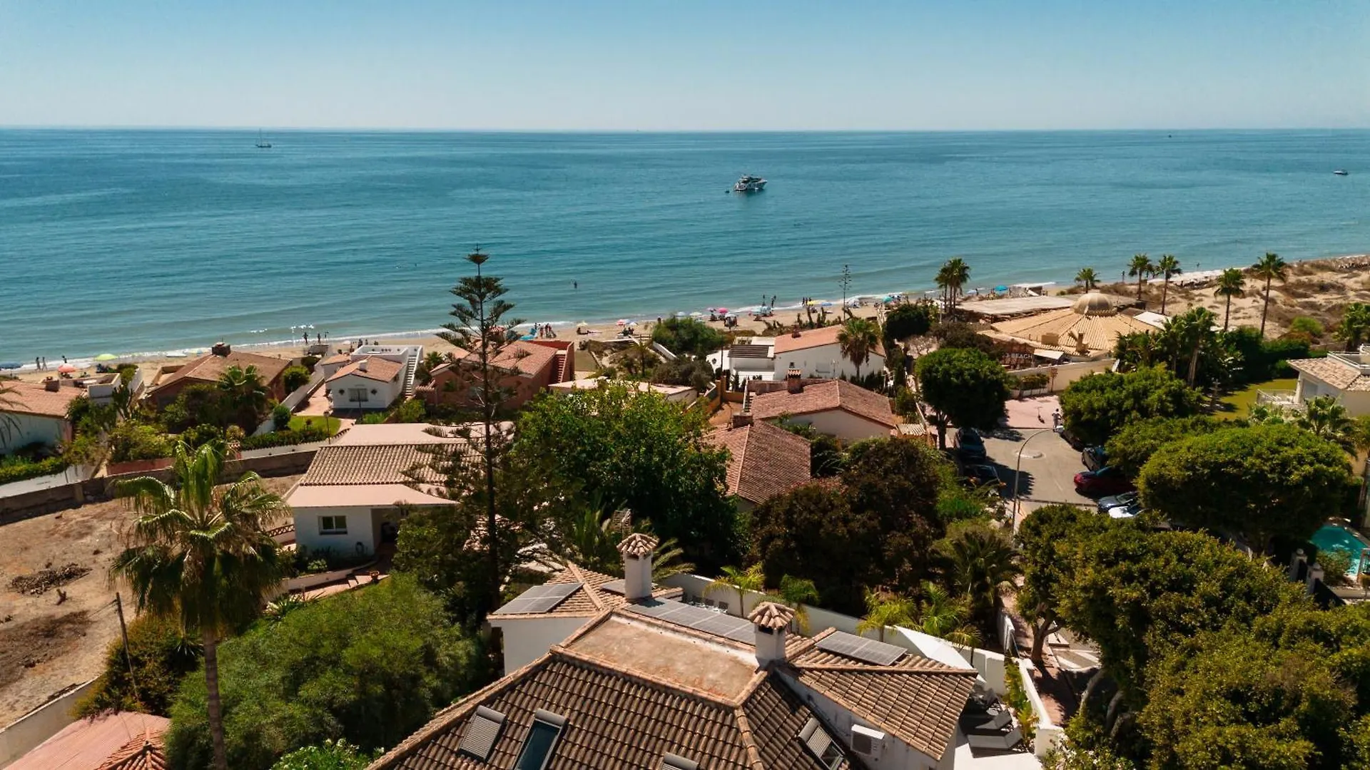 6 Bedroom Villa, With Heated Pool And Sea Views, Next To The Beach Of Costabella Marbella