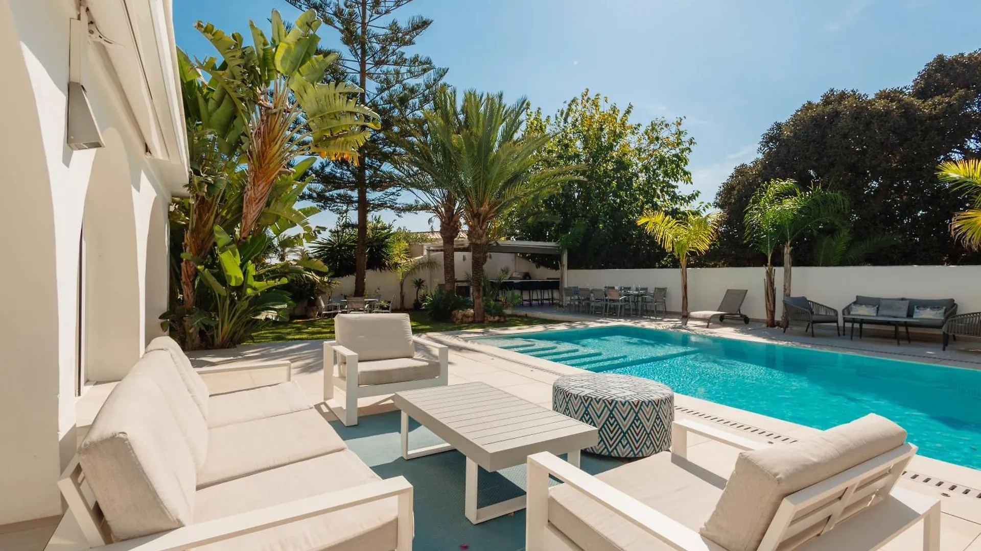 6 Bedroom Villa, With Heated Pool And Sea Views, Next To The Beach Of Costabella Marbella Spain