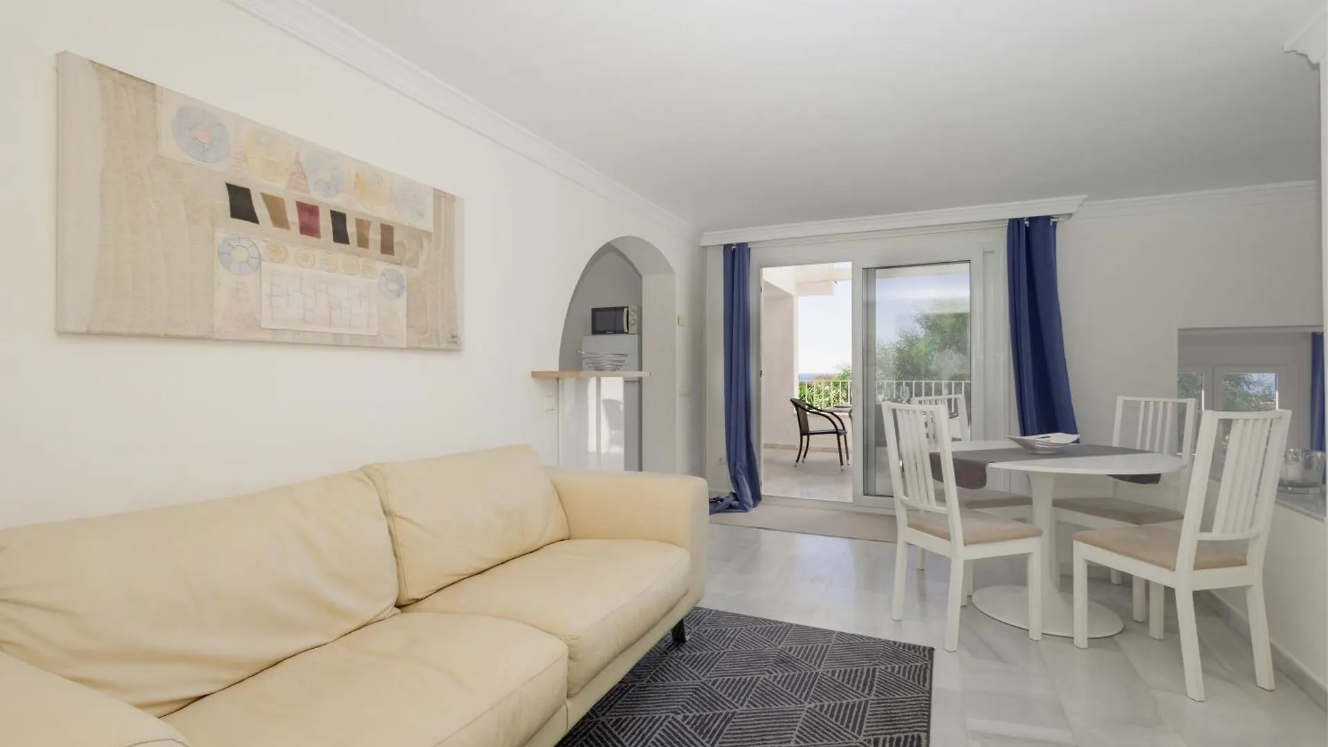 Holiday home 6 Bedroom Villa, With Heated Pool And Sea Views, Next To The Beach Of Costabella Marbella Spain